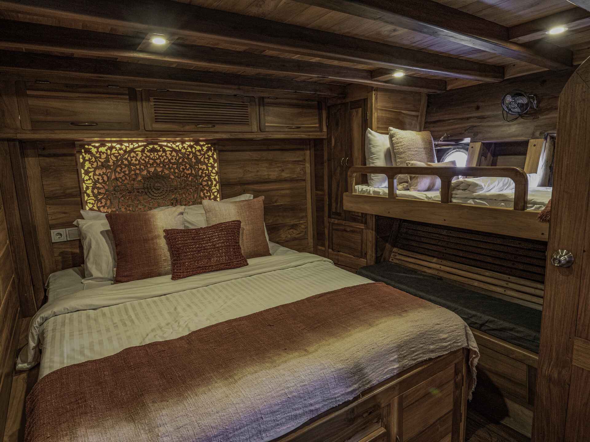 2024/02/ANNE-BONNY-DOUBLE-CABIN-2.jpg