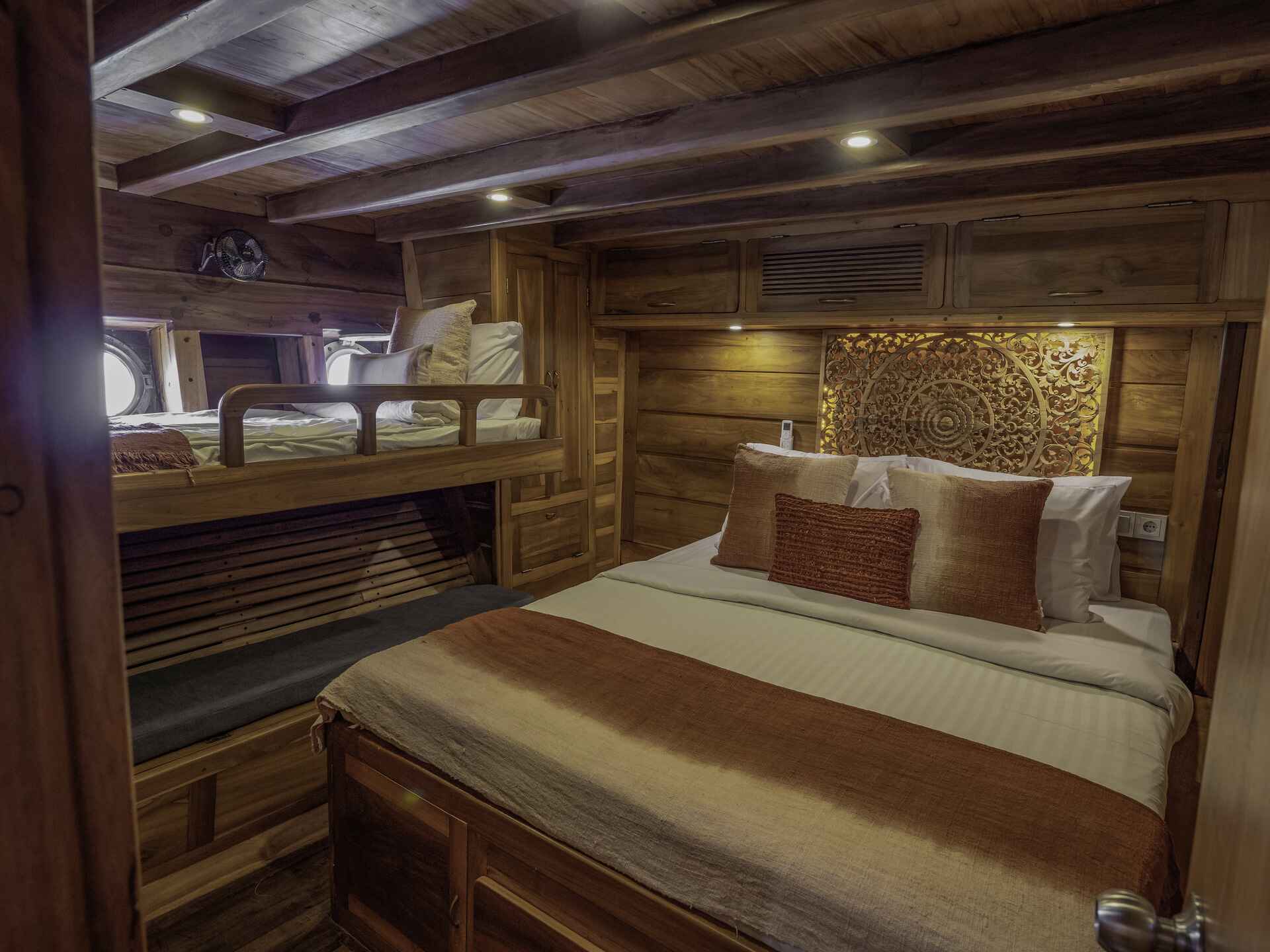 2024/02/ANNE-BONNY-DOUBLE-CABIN-3.jpg