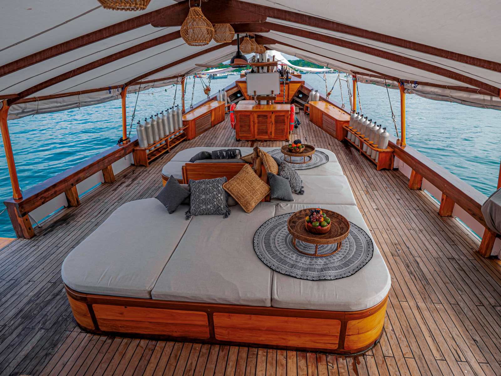 2024/02/Anne-Bonny-Deck-2.jpg