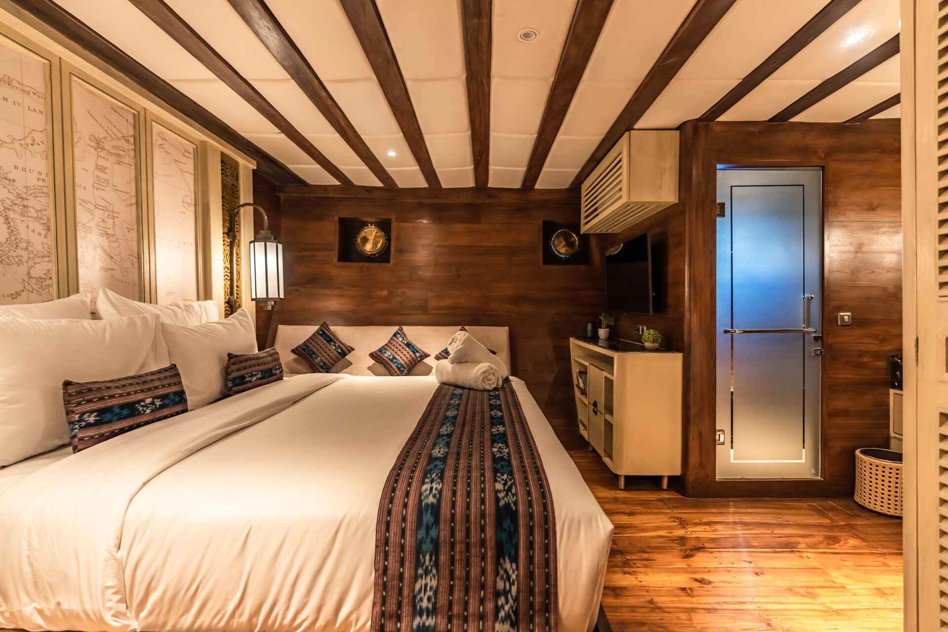 2024/02/Deluxe-Staterooms-01.jpg