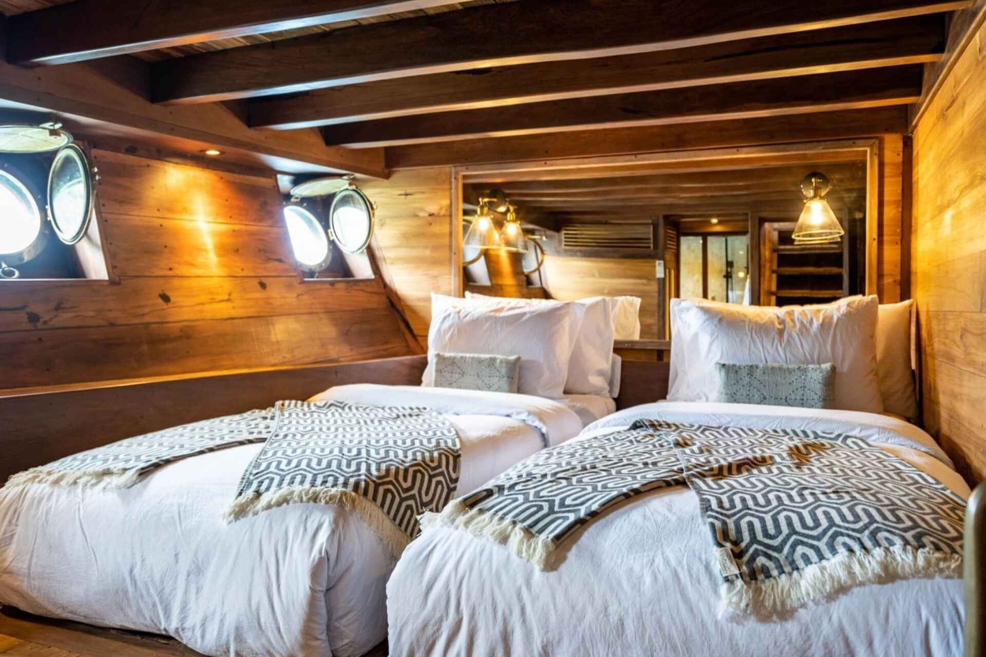 2024/02/Dewata-Lower-Deck-Cabin.jpeg