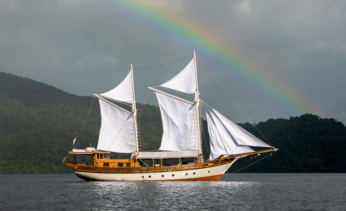 2024/11/Anne-Bonny-charter-yacht-6.jpg
