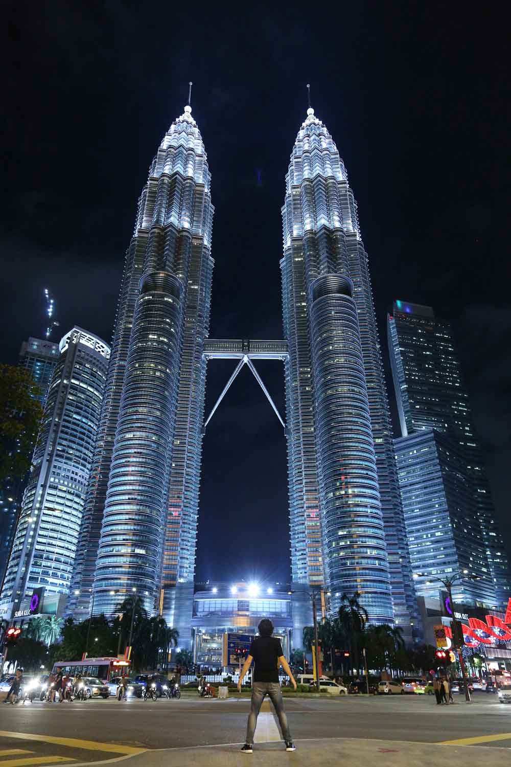 2024/12/Malaysia-KL-Petronas-Towers.jpg