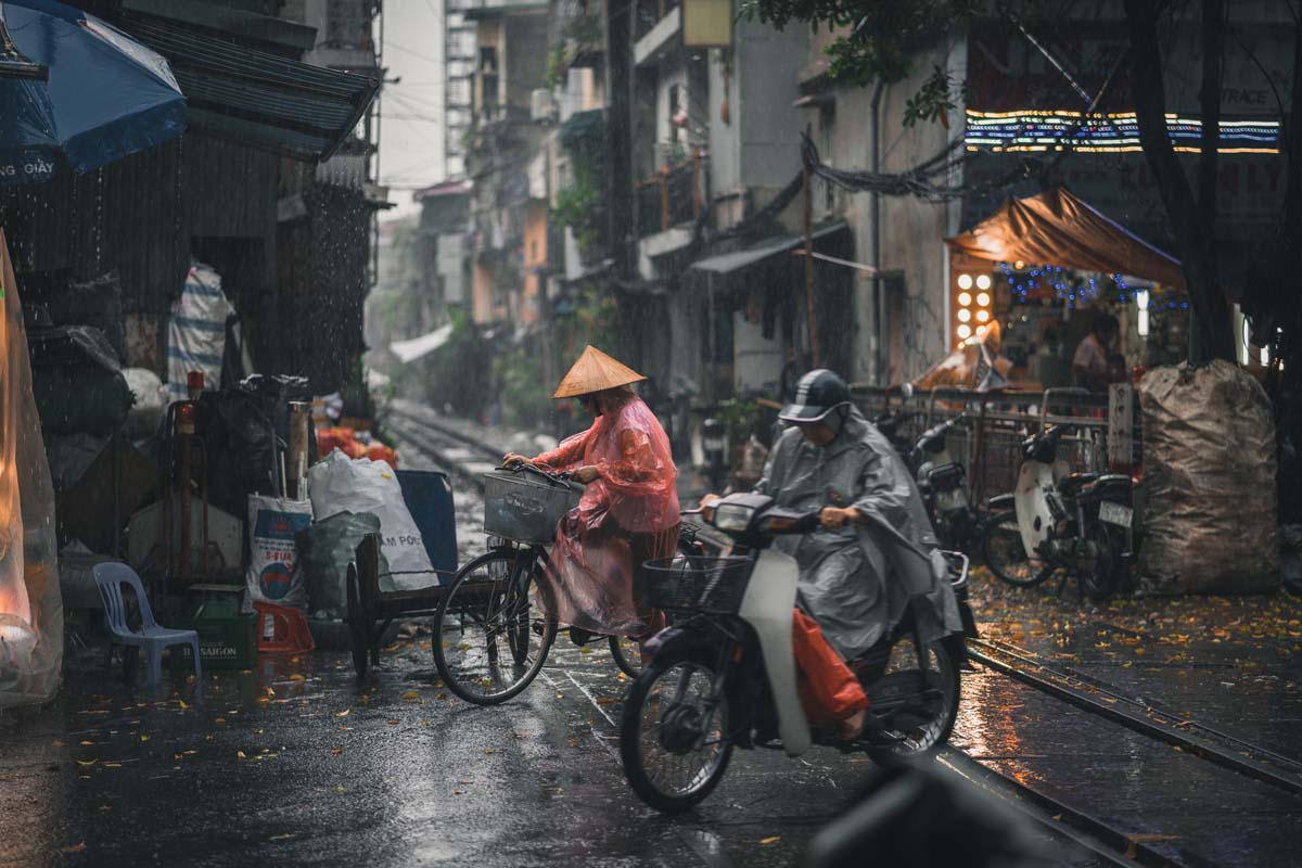 2024/12/Vietnam-busy-street-hanoi.jpg